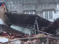 Nhà dân ở Thừa Thiên Huế bất ngờ đổ sập trong đêm