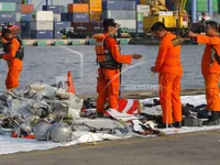 Lion Air plane crash: Bodies found in sea off Jakarta, Indonesia
