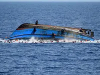 Lật tàu ở ngoài khơi Libya, gần trăm người có nguy cơ đuối nước