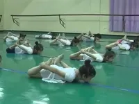 Khi trẻ em luyện tập múa ballet chuyên nghiệp