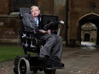 Stephen Hawking - nhà vật lý có bộ não thiên tài