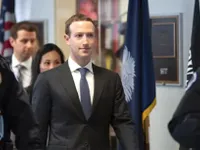 CEO Facebook nhận trách nhiệm vụ rò rỉ thông tin