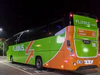 Pháp khai trương xe bus điện đường dài đầu tiên trên thế giới