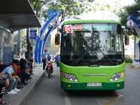 TP.HCM tăng cường 70 xe bus hỗ trợ khách tại các bến xe dịp 30/4 và 1/5