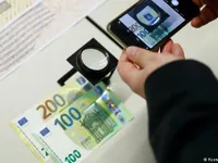 ECB unveils new 100 and 200 Euro banknotes