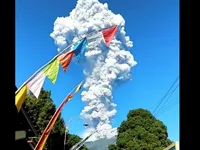 Indonesia gấp rút sơ tán người dân do núi lửa Merapi phun trào