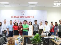 Trao giải cuộc thi sáng tác 'Viết tiếp ước mơ' do chương trình Trái tim cho em phát động