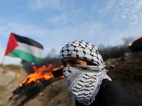 Xe tăng Israel khai hỏa tại Dải Gaza làm 2 người Palestine thiệt mạng