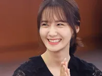 YoonA rạng rỡ nhận giải thưởng của Hiệp hội phóng viên ảnh Hàn Quốc