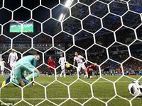 Pha sai lầm của De Gea tặng không cho Ronaldo một bàn thắng