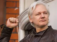 Ecuador có thể bỏ quy chế tị nạn đối với nhà sáng lập WikiLeaks