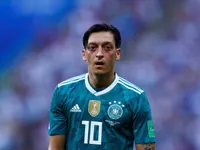 FIFA World Cup™ 2018: HLV Joachim Low &apos;chỉ thẳng mặt&apos; tội đồ Ozil sau thất bại lịch sử của ĐT Đức