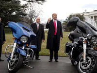 Tổng thống Trump gửi thông điệp cảnh cáo Harley Davidson