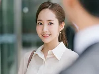 Nhờ 'Thư ký Kim sao thế?', Park Min-young được ví như biểu tượng thời trang mới