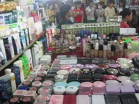Tràn lan mỹ phẩm giả, thuốc bị cấm lưu hành tại TP.HCM