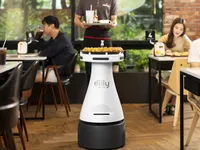 Robot phục vụ tại nhà hàng Pizza Hut