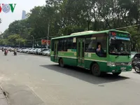 Phát hiện 11 tài xế xe bus ở TP.HCM vi phạm qua camera giám sát