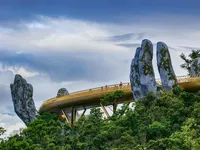 Cầu Vàng Đà Nẵng - Cây cầu đi bộ ấn tượng nhất thế giới