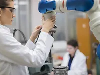 Robot hợp tác: Tương lai của ngành tự động hóa và điều khiển tại Việt Nam?