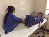 Hái nấm rừng ăn, 3 người trong một gia đình bị ngộ độc