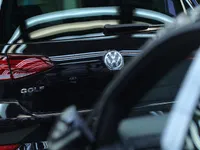 Volkswagen có thể gian lận khí thải trên xe chạy xăng