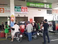 Xăng E5 RON 92 rẻ hơn xăng RON 95