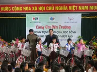 Món quà đầu năm đến với các em học sinh Quảng Trị