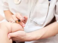 Café Sáng với VTV3: Nên hay không nên đưa con đi tiêm vaccine?