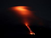 Núi lửa Mayon, Philippines có khả năng phun trào mạnh hơn