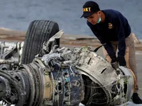 Indonesia extends search for Lion Air crash victims