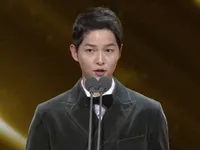 Song Joong Ki sẽ không bao giờ quên năm 2017