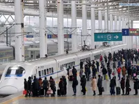 Travel rush in China as Spring Festival Holiday approaches end