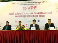 Lãnh đạo VPF: Không có chuyện “vừa đá bóng, vừa thổi còi”!