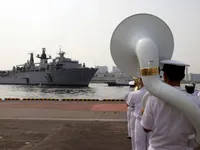 British warship docks in Tokyo