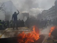 France at risk of economic downturn as Yellow Vests protests resurge