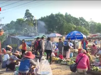 Chợ “chồm hổm” - Phiên chợ đặc biệt ở An Giang