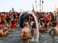 Hàng chục triệu người hành hương về Ấn Độ tham gia lễ hội Kumbh Mela