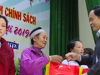 Chủ tịch MTTQ Việt Nam tặng quà Tết gia đình chính sách tại Thái Nguyên