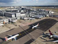 Anh: Sân bay Heathrow tạm ngừng vì phát hiện thiết bị bay không người lái