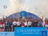 Hong Linh Ha Tinh officially lift First Division trophy