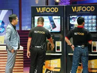 Bất chấp Shark Linh chê, Shark Hưng vẫn rót 350.000 USD vào máy pha chế tự động