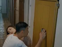 Hoa hồng trên ngực trái - Tập 20: San bị chồng bắt gặp khi trai trẻ đưa tận về nhà