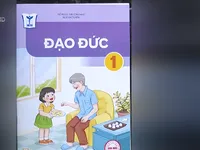 Tranh cãi về thẩm định sách giáo khoa mới