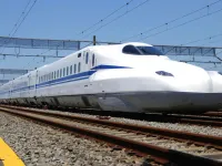 Nhật Bản ra mắt tàu shinkansen mới, có thể chạy dù mất điện