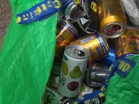 Những người dùng cả thanh xuân và tiền bạc vì môi trường