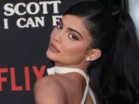 Kylie Jenner 'cá kiếm' 600 triệu USD từ việc bán cổ phần công ty