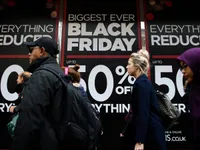 Anh giảm giá các mặt hàng dịp Black Friday