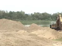 Quảng Nam: Phức tạp nạn khai thác cát trái phép trên sông Cổ Cò