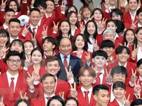 PM hails efforts of Vietnam sports delegation at SEA Games 30