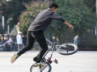 Trải nghiệm thú vị cùng môn thể thao mạo hiểm BMX